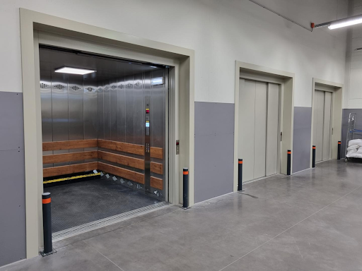 thang máy tải hàng