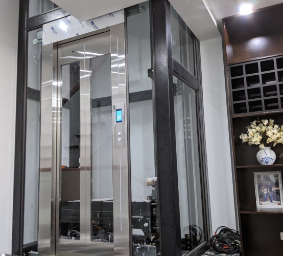 THANG MÁY CUỐN 1